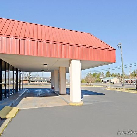 The Sanford Inn 외부 사진