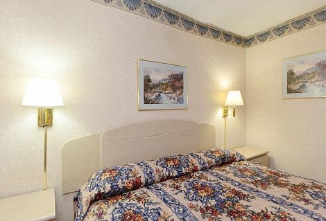 The Sanford Inn 외부 사진